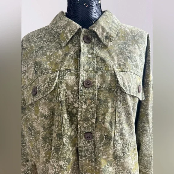 Wild Fable Women's Green Fliral Patterned Cropped Shacket Size XL - Picture 3 of 10